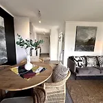 Central Castle Rock Retreat